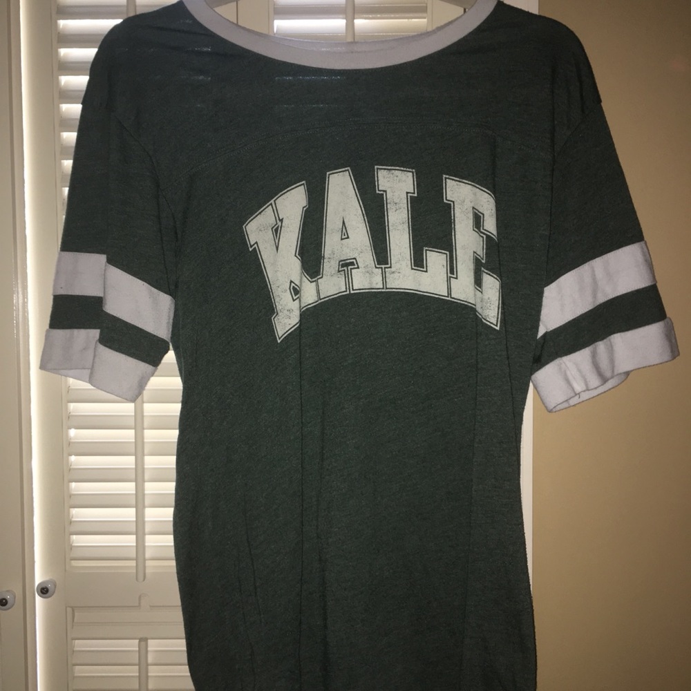 Kale tee